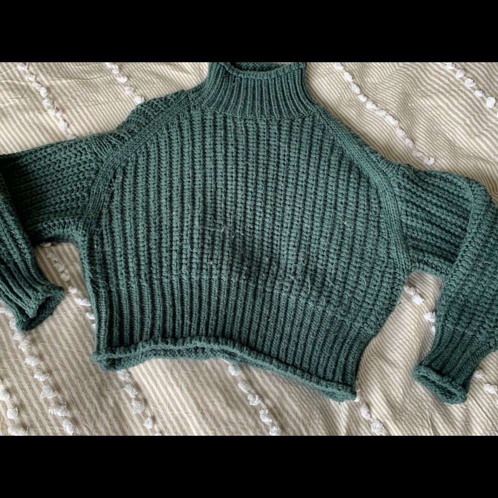 Cropped turtle neck sweater